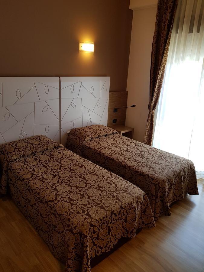 Albergo Ristorante Il Delfino Novara Ngoại thất bức ảnh
