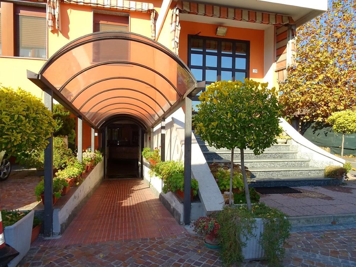 Albergo Ristorante Il Delfino Novara Ngoại thất bức ảnh