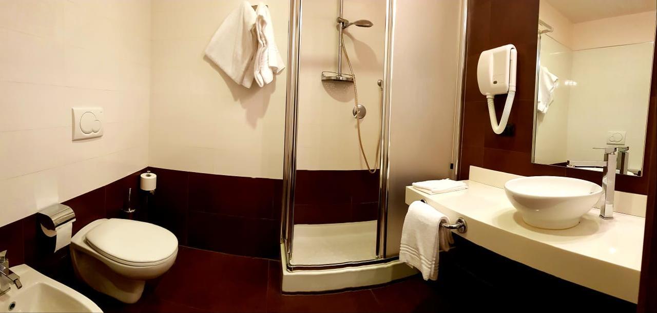 Albergo Ristorante Il Delfino Novara Ngoại thất bức ảnh