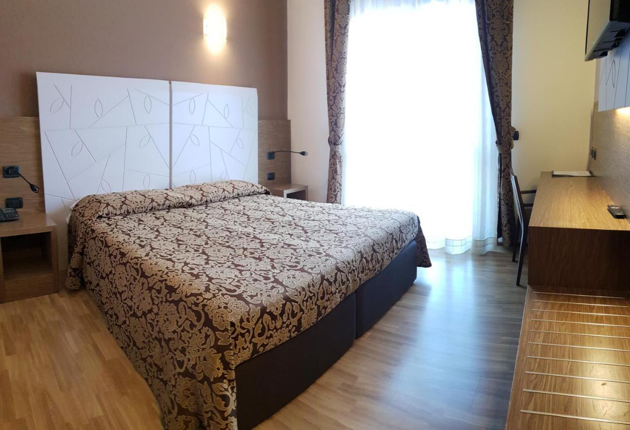 Albergo Ristorante Il Delfino Novara Ngoại thất bức ảnh