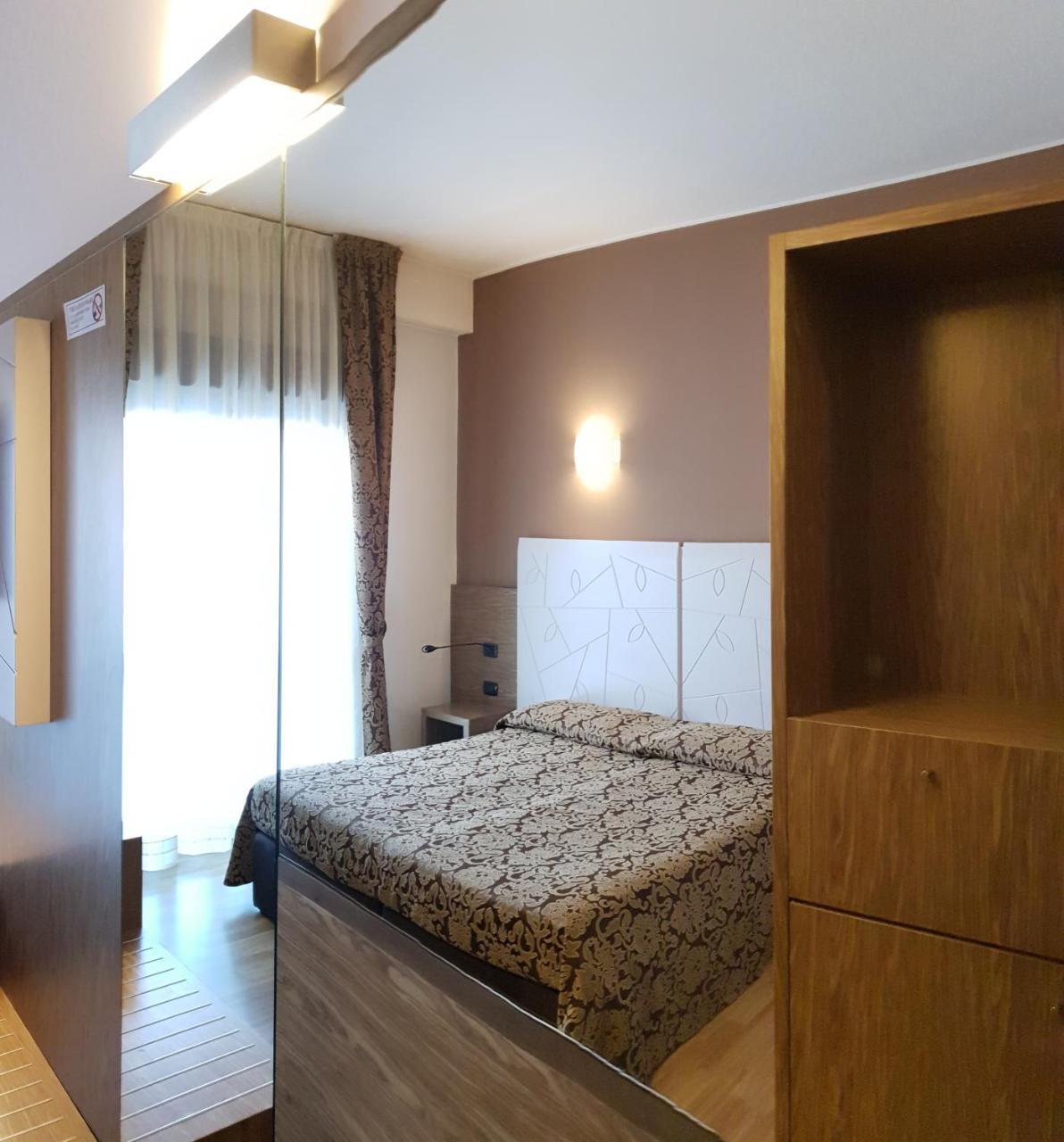 Albergo Ristorante Il Delfino Novara Ngoại thất bức ảnh