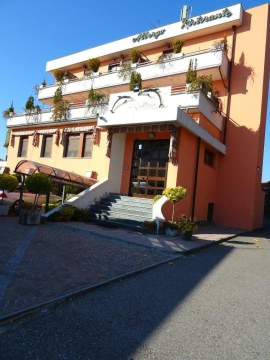 Albergo Ristorante Il Delfino Novara Ngoại thất bức ảnh